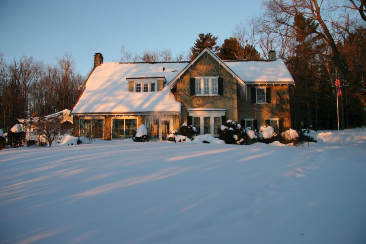 Howarth House Bed And Breakfast Fitchburg Eksteriør billede